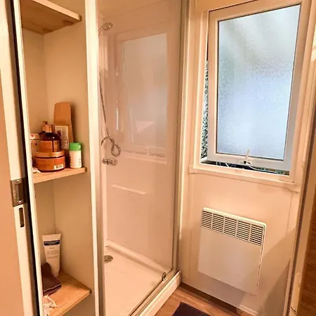 Mobil-home De Gamme - Proche - 3 - Dressing דירה