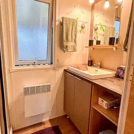 Mobil-home De Gamme - Proche - 3 - Dressing דירה